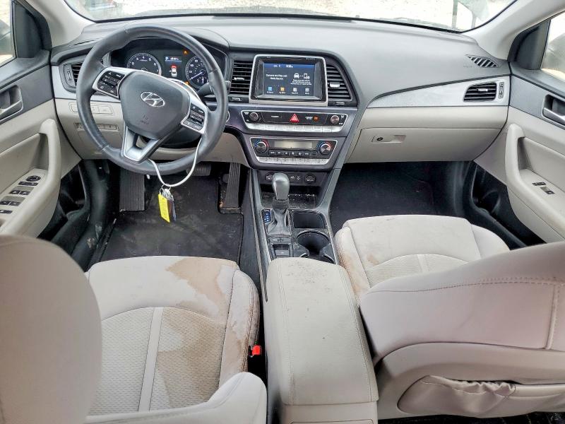 Photo 8 from auction – 2019 HYUNDAI SONATA with VIN 5NPE34AF4KH742639