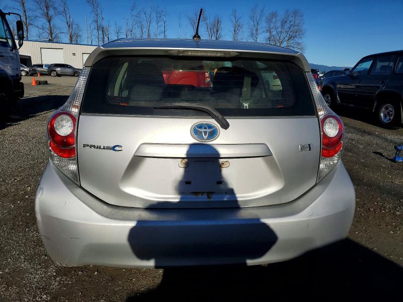 Photo 6 from auction – 2014 TOYOTA PRIUS C with VIN JTDKDTB36E1071517