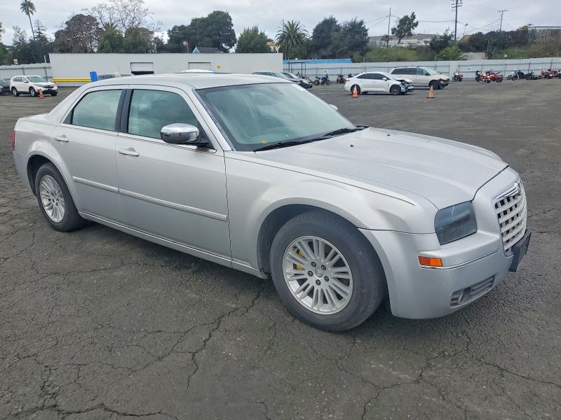 Photo 4 from auction – 2007 CHRYSLER 300 with VIN 2C3KA53G37H810759