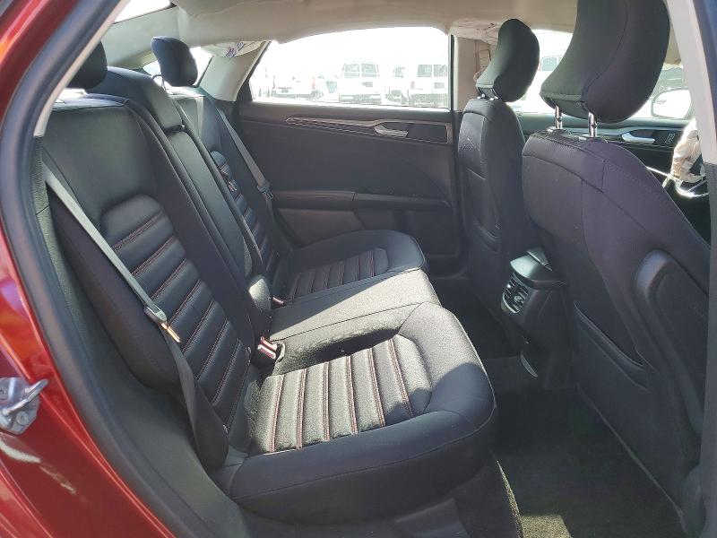 Photo 10 from auction – 2016 FORD FUSION with VIN 3FA6P0LU3GR356379