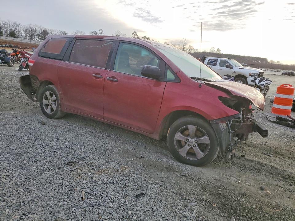 Photo 4 from auction – 2011 TOYOTA SIENNA BAS with VIN 5TDKA3DC8BS001747