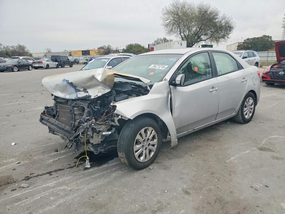 KIA FORTE 2013 with VIN KNAFU4A22D5728611 - Photo from auction
