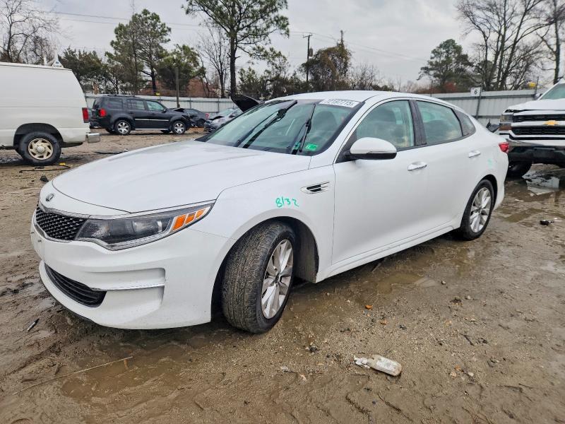 KIA OPTIMA EX 2018 with VIN 5XXGU4L38JG225251 - Photo from auction