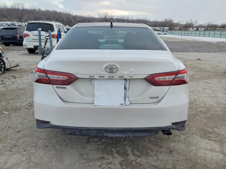 Photo 6 from auction – 2020 TOYOTA CAMRY with VIN 4T1F11AKXLU905352