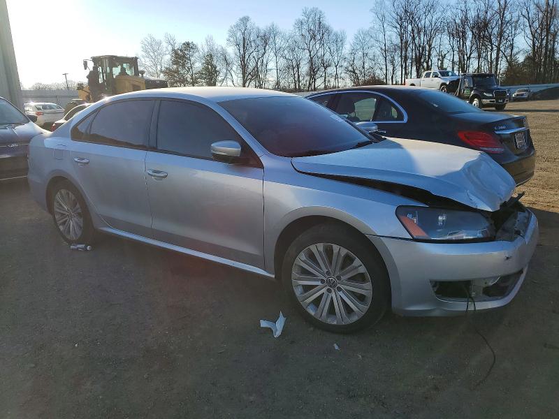 Photo 4 from auction – 2014 VOLKSWAGEN PASSAT with VIN 1VWAS7A31EC109540