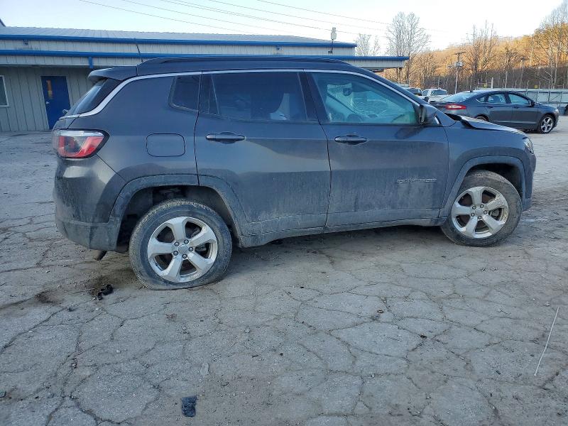 Photo 3 from auction – 2017 JEEP COMPASS LA with VIN 3C4NJDBB6HT641869