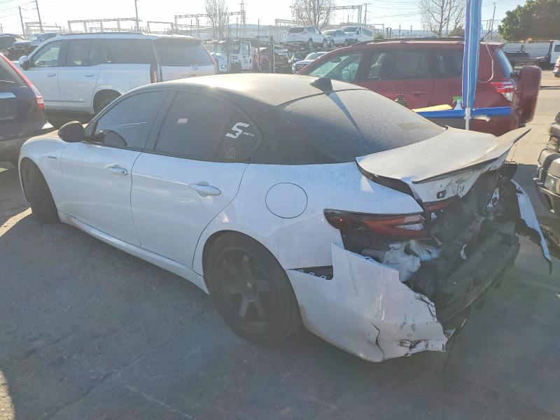 Photo 2 from auction – 2017 ALFA ROMEO GIULIA with VIN ZARFAEBN8H7551282