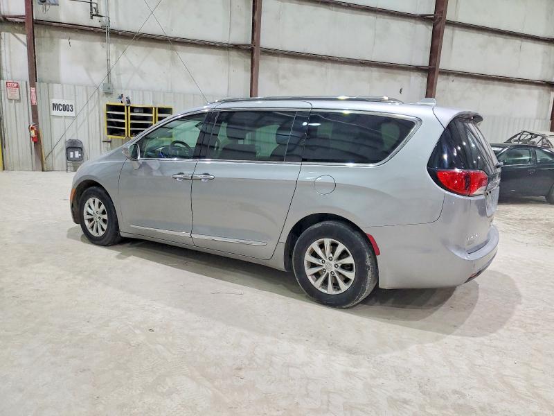 Photo 2 from auction – 2018 CHRYSLER PACIFICA T with VIN 2C4RC1BGXJR120846