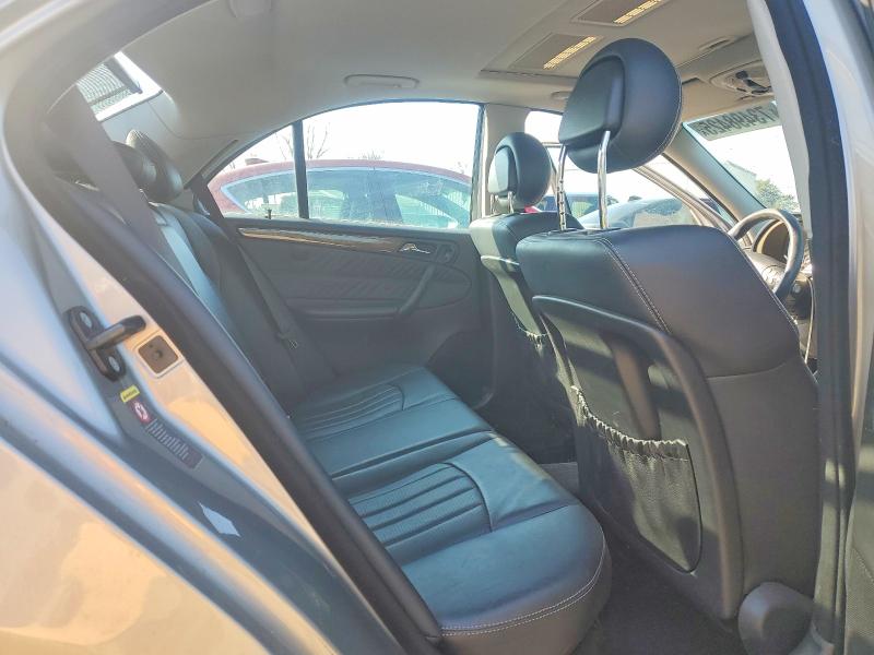 Photo 10 from auction – 2005 MERCEDES-BENZ C with VIN WDBRF76J25F663118