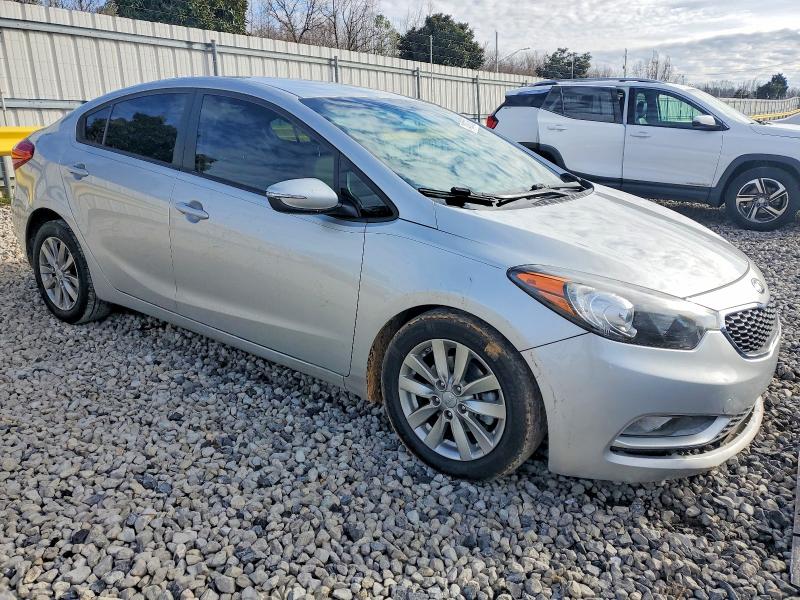 Photo 4 from auction – 2016 KIA FORTE with VIN KNAFX4A62G5443390