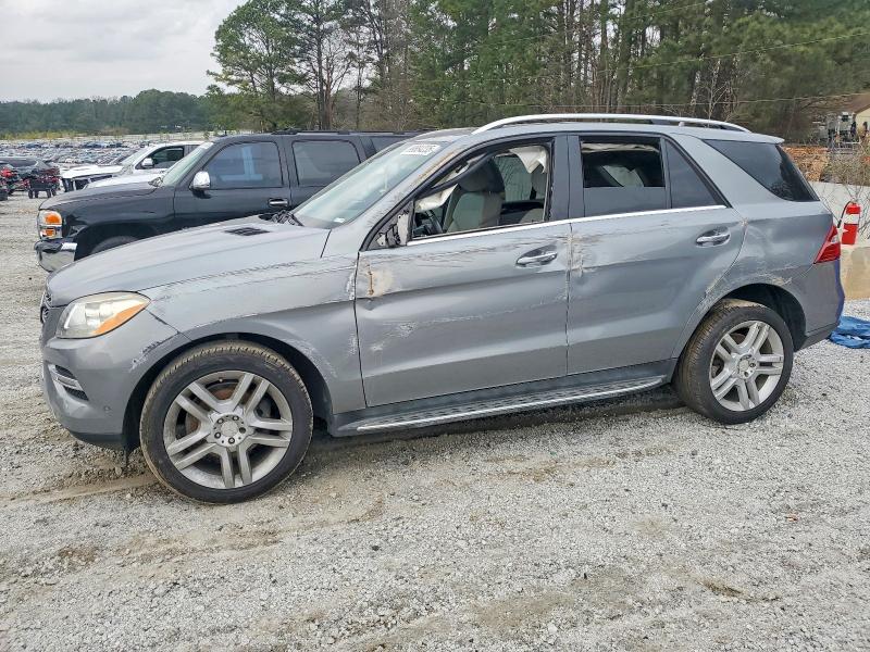 MERCEDES-BENZ ML 2015 with VIN 4JGDA5JB1FA593782 - Photo from auction