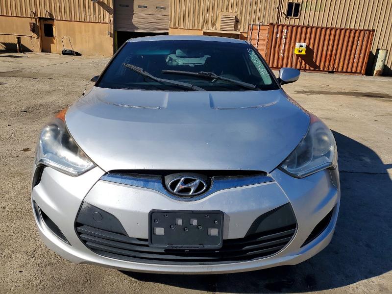 Photo 5 from auction – 2013 HYUNDAI VELOSTER with VIN KMHTC6AD4DU146257