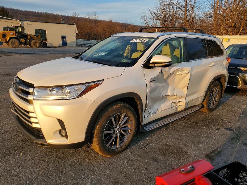 TOYOTA HIGHLANDER 2017 with VIN 5TDJGRFH1HS032532 - Photo from auction