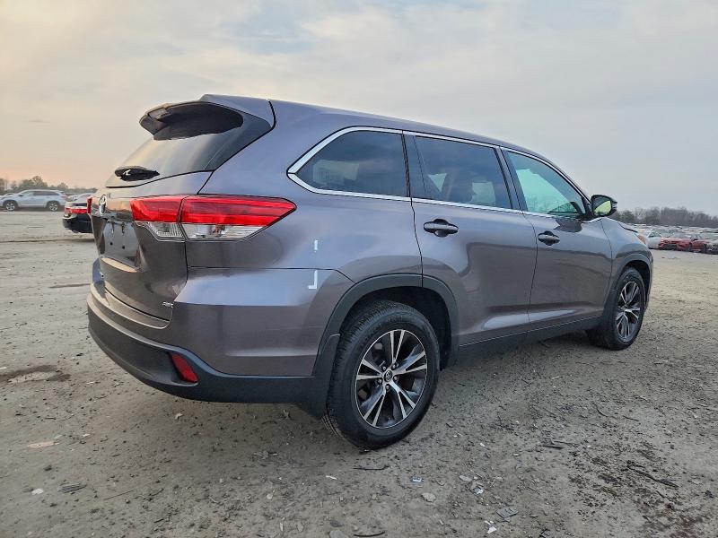 Photo 3 from auction – 2019 TOYOTA HIGHLANDER with VIN 5TDBZRFHXKS962371