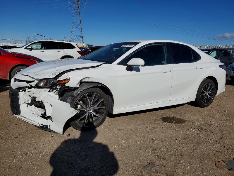 TOYOTA CAMRY SE 2022 with VIN 4T1G11AK3NU715397 - Photo from auction