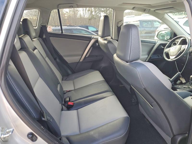 Photo 11 from auction – 2015 TOYOTA RAV4 with VIN 2T3DFREV6FW272131