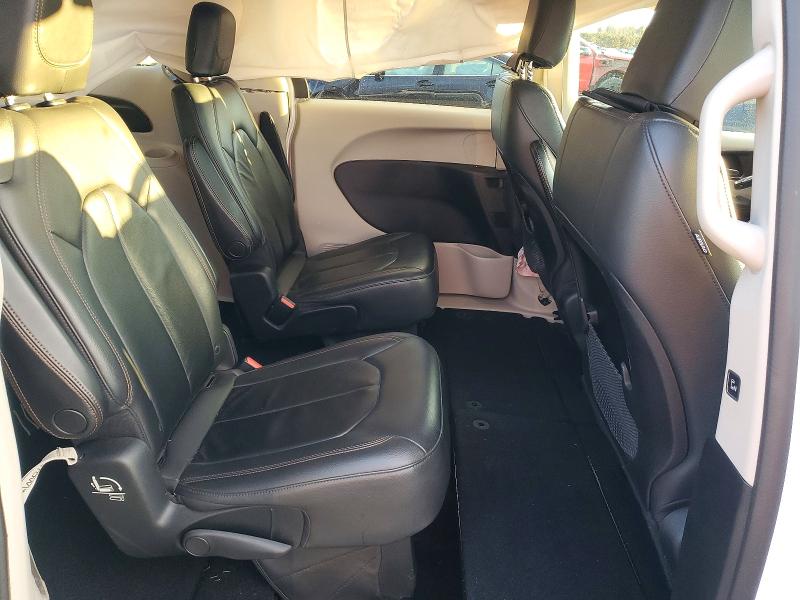 Photo 11 from auction – 2017 CHRYSLER PACIFICA T with VIN 2C4RC1BG3HR533928