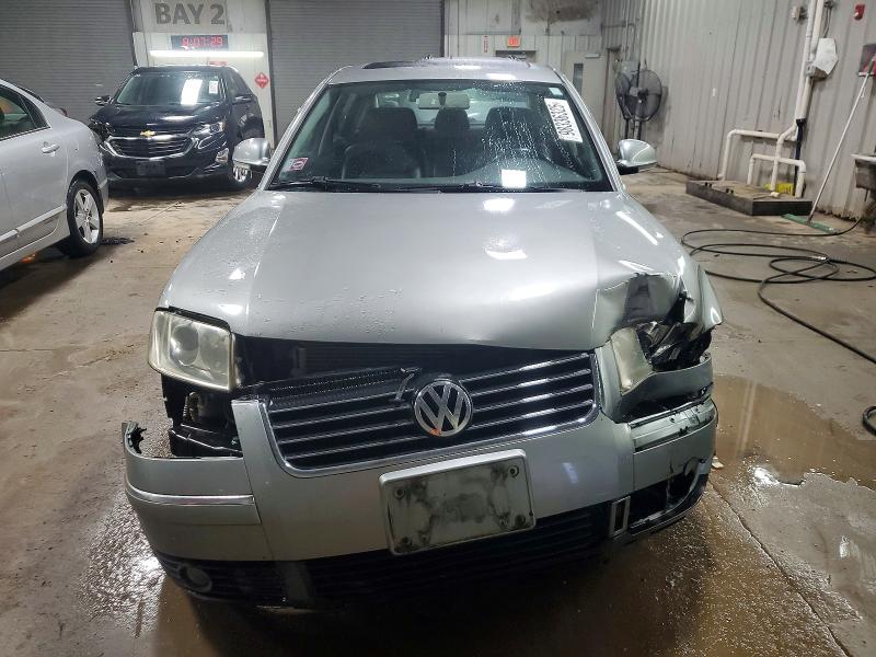 Photo 5 from auction – 2005 VOLKSWAGEN PASSAT with VIN WVWAD63B75E057413