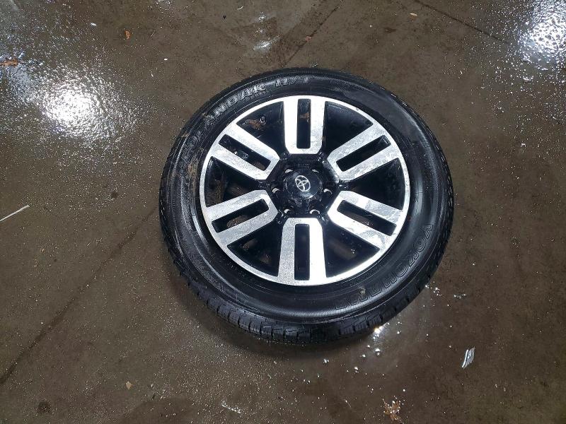 Photo 13 from auction – 2019 TOYOTA 4RUNNER SR with VIN JTEBU5JR5K5677926