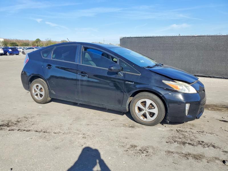 Photo 4 from auction – 2014 TOYOTA PRIUS with VIN JTDKN3DU3E1777587