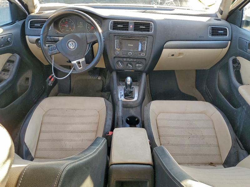 Photo 8 from auction – 2014 VOLKSWAGEN JETTA SEL with VIN 3VWL07AJ0EM425913