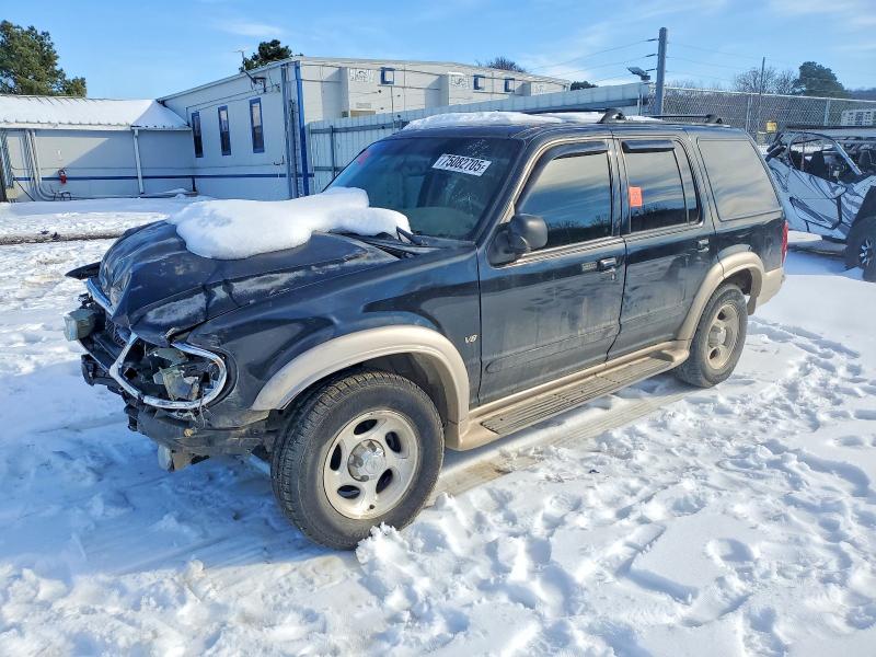 FORD EXPLORER E 2000 with VIN 1FMZU84P2YZC19255 - Photo from auction