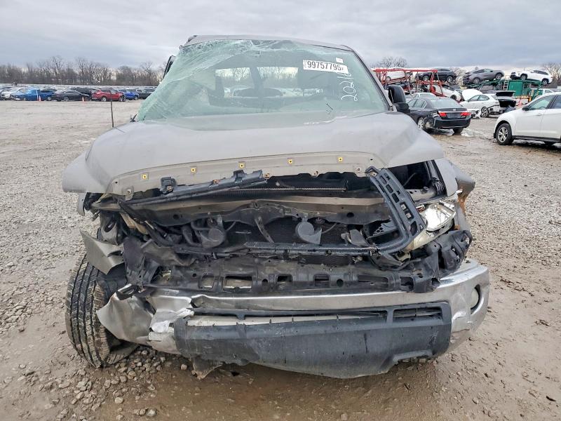 Photo 5 from auction – 2011 TOYOTA TUNDRA with VIN 5TFDY5F16BX202164