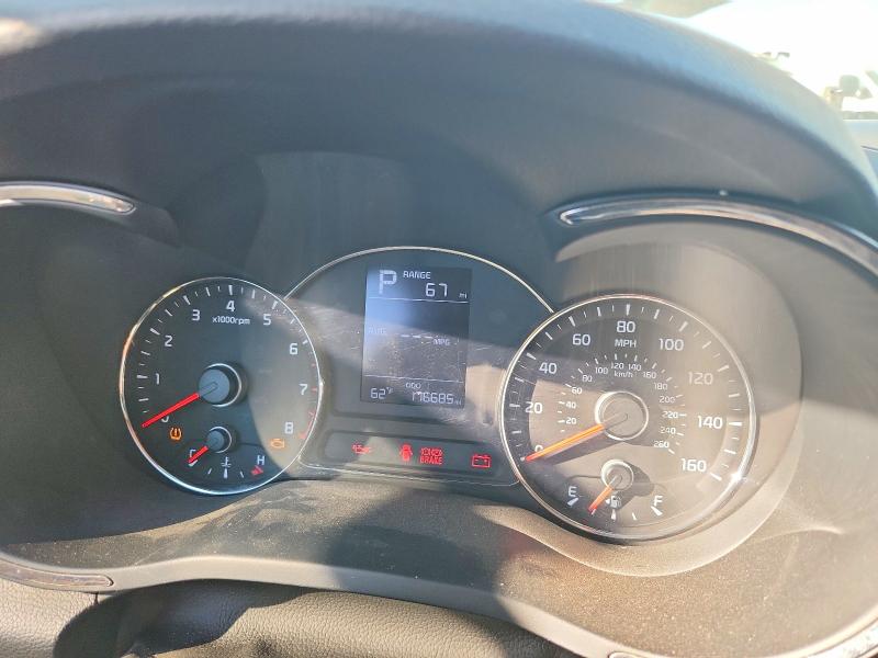 Photo 9 from auction – 2017 KIA FORTE LX with VIN 3KPFK4A70HE078823