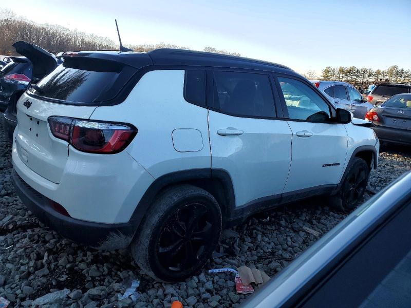 Photo 3 from auction – 2018 JEEP COMPASS with VIN 3C4NJDBB7JT395985