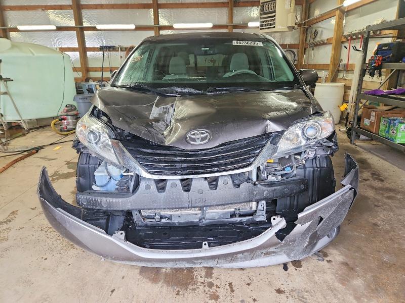 Photo 5 from auction – 2012 TOYOTA SIENNA LE with VIN 5TDKK3DC7CS277156