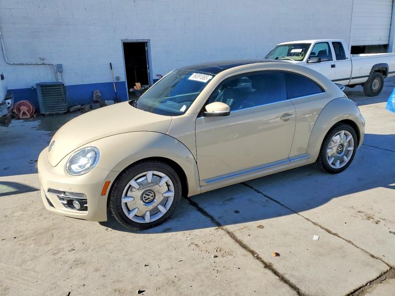 VOLKSWAGEN BEETLE S 2019 with VIN 3VWFD7AT8KM719087 - Photo from auction