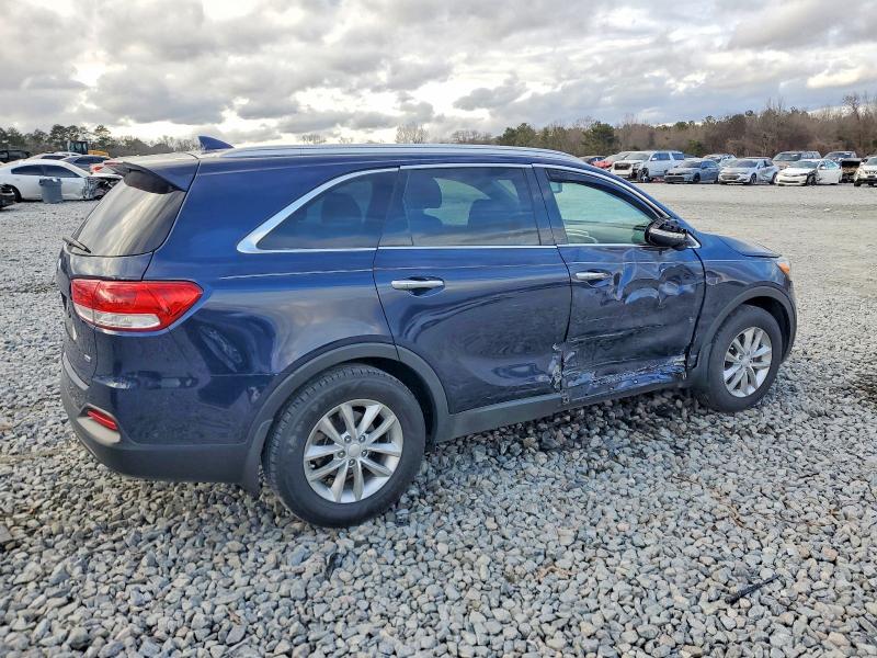 Photo 3 from auction – 2017 KIA SORENTO LX with VIN 5XYPG4A32HG330383