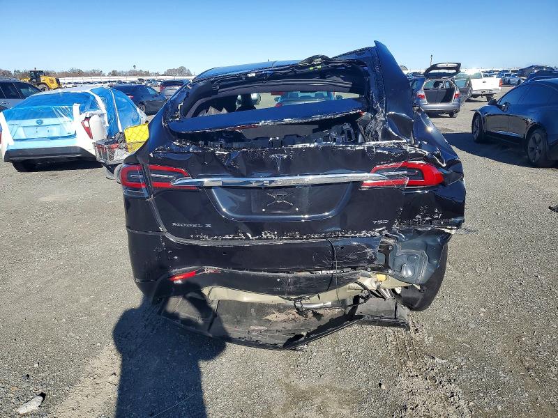 Photo 6 from auction – 2018 TESLA MODEL X with VIN 5YJXCDE28JF104522