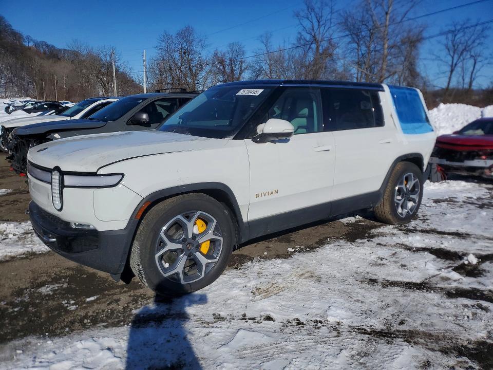 RIVIAN R1S 2024 with VIN 7PDSGABA9RN043969 - Photo from auction