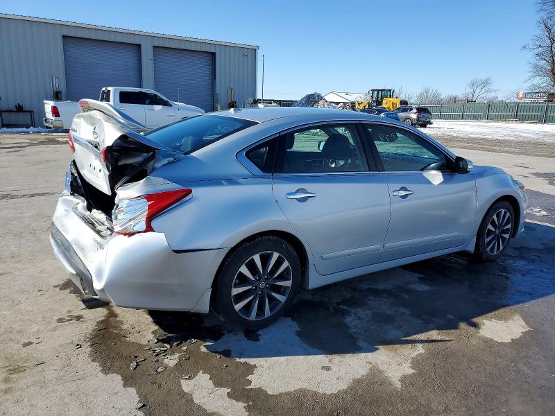 Photo 3 from auction – 2017 NISSAN ALTIMA with VIN 1N4AL3APXHC272063