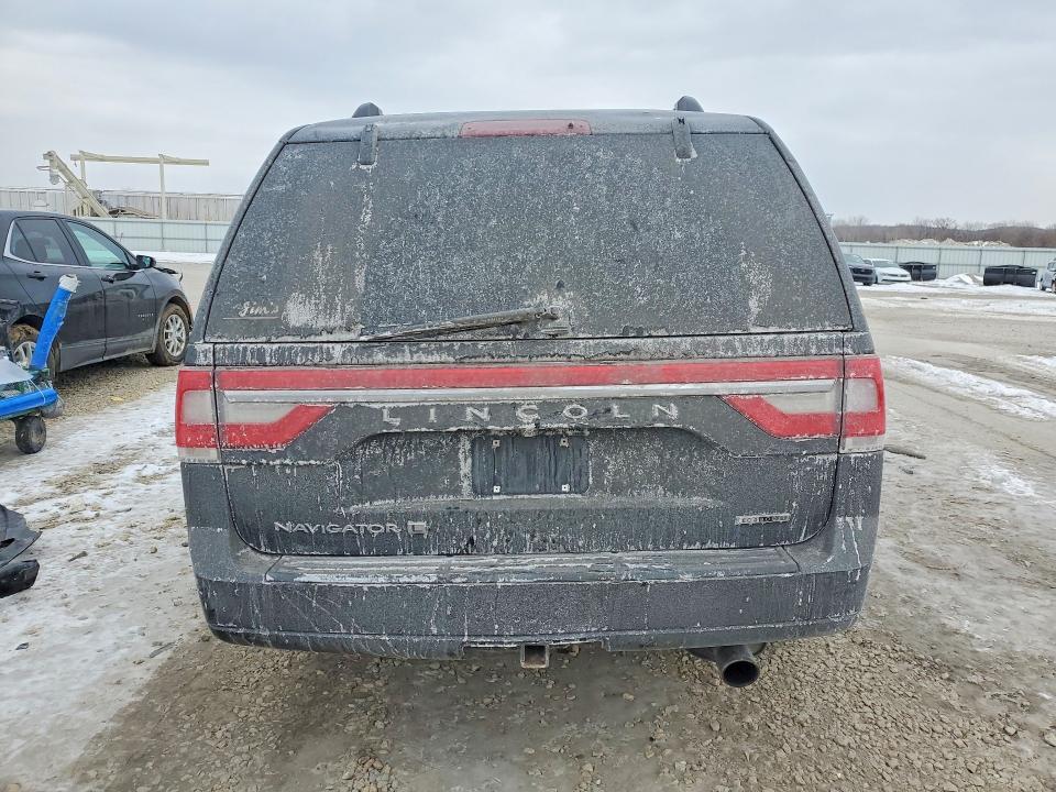 Photo 6 from auction – 2015 LINCOLN NAVIGATOR with VIN 5LMJJ3JT8FEJ00623