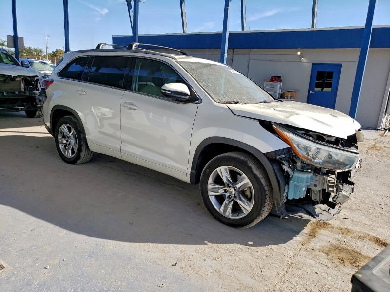 Photo 4 from auction – 2015 TOYOTA HIGHLANDER with VIN 5TDYKRFH5FS085583