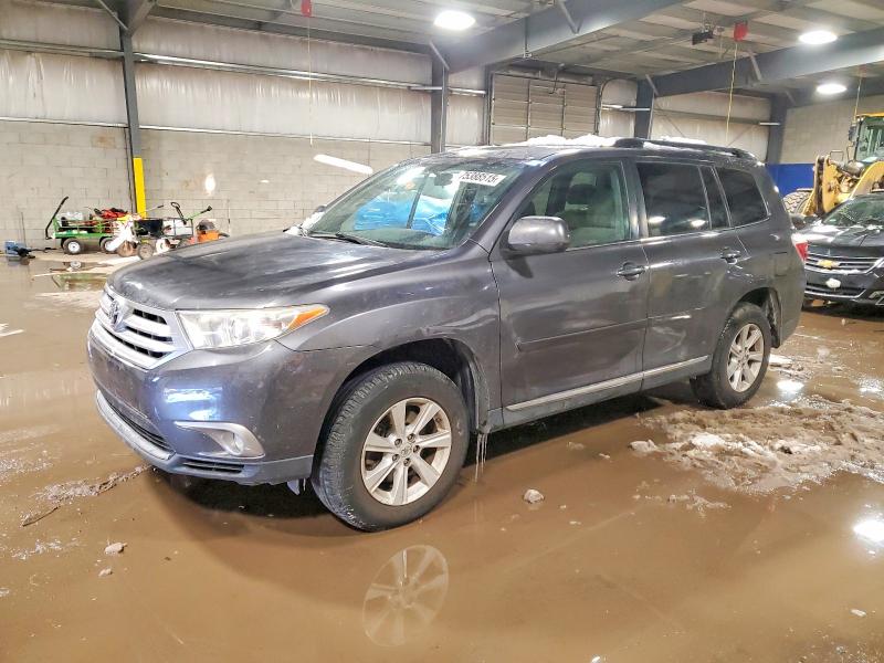 TOYOTA HIGHLANDER 2013 with VIN 5TDBK3EH9DS235812 - Photo from auction
