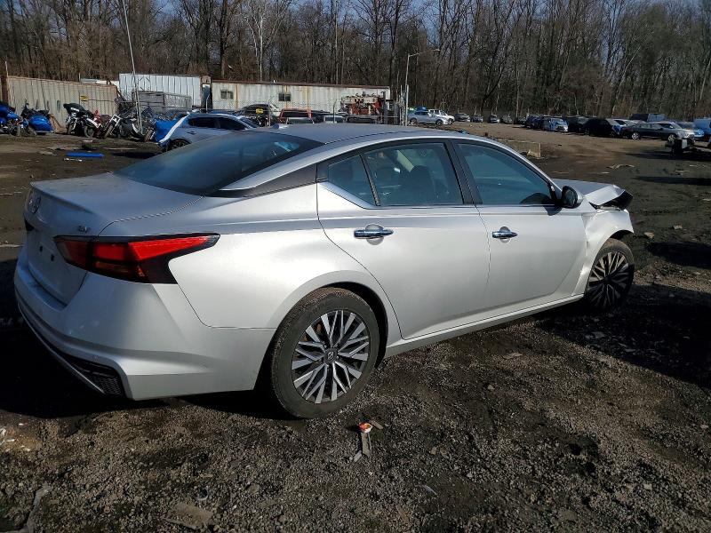 Photo 3 from auction – 2023 NISSAN ALTIMA with VIN 1N4BL4DV5PN373776