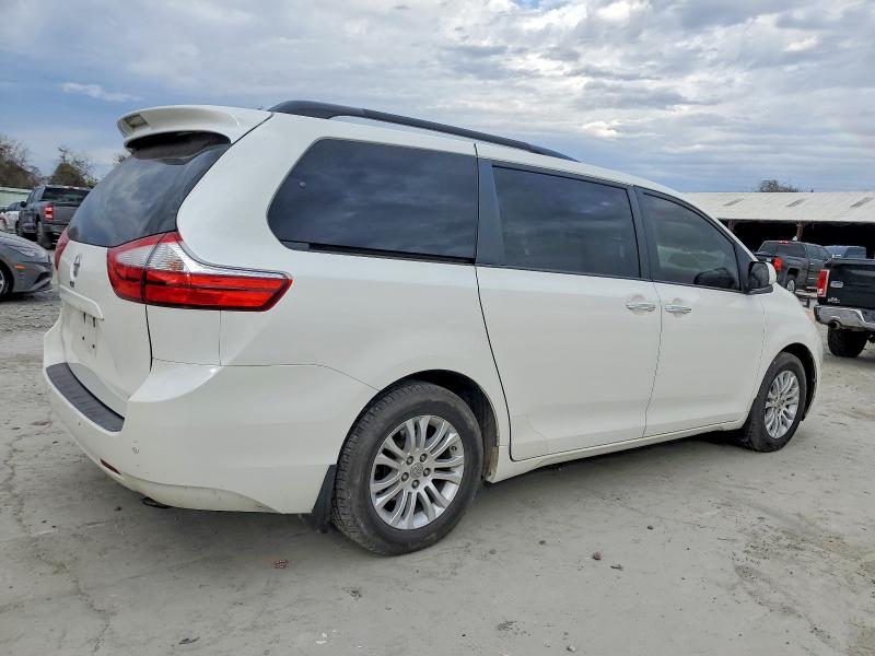 Photo 3 from auction – 2017 TOYOTA SIENNA with VIN 5TDYZ3DC3HS777618