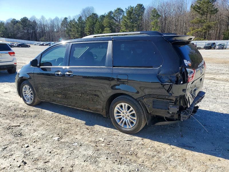Photo 2 from auction – 2015 TOYOTA SIENNA XLE with VIN 5TDYK3DC9FS681445