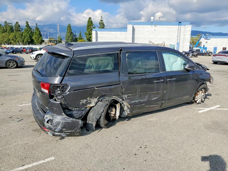 Photo 3 from auction – 2016 KIA SEDONA with VIN KNDMB5C19G6215672