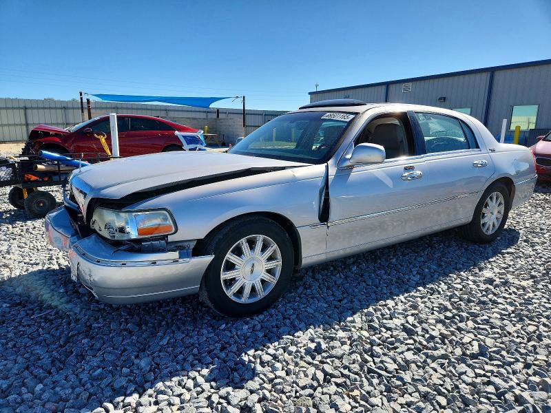 LINCOLN TOWN CAR S 2011 with VIN 2LNBL8CV9BX762197 - Photo from auction