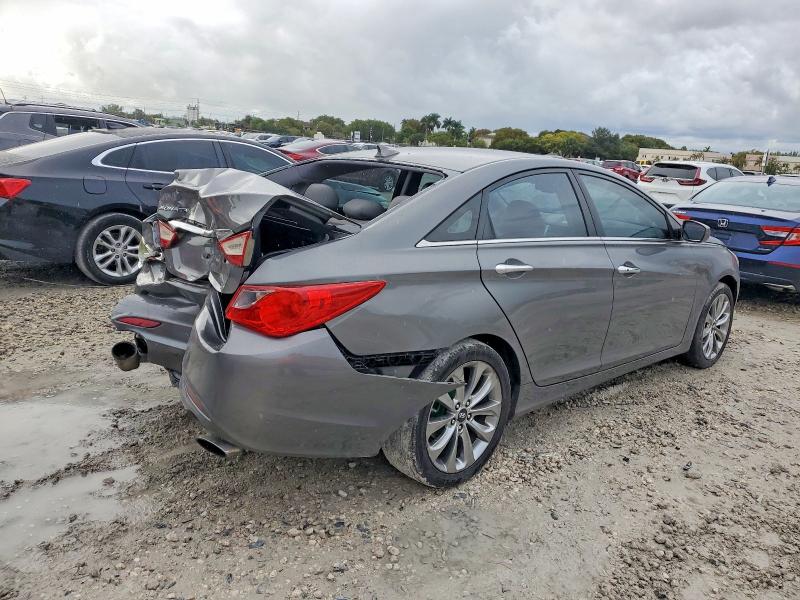 Photo 3 from auction – 2012 HYUNDAI SONATA SE with VIN 5NPEC4AC3CH443568