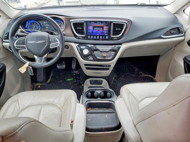 Photo 8 from auction – 2017 CHRYSLER PACIFICA with VIN 2C4RC1BG4HR634945