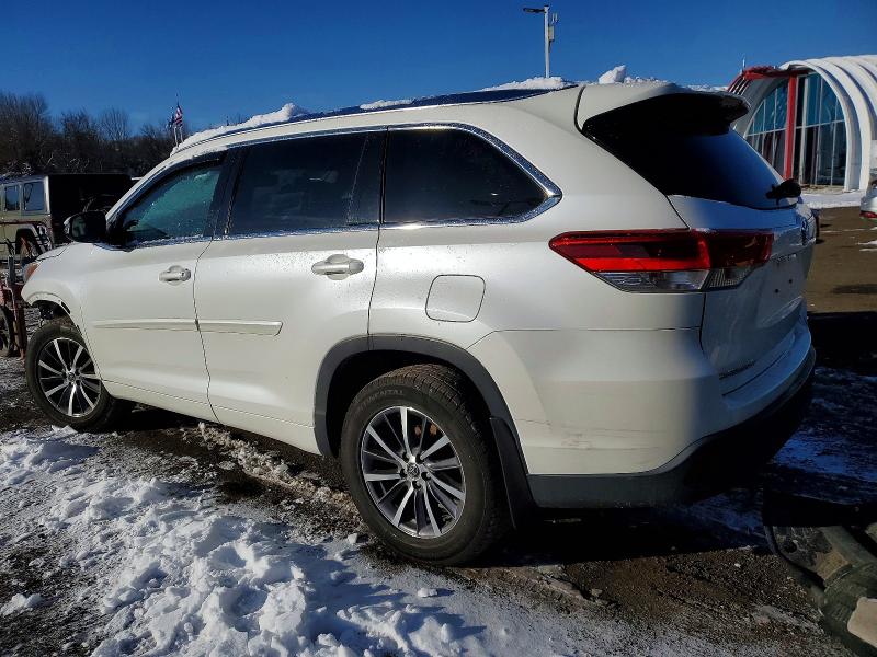 Photo 2 from auction – 2017 TOYOTA HIGHLANDER with VIN 5TDJZRFH8HS394108