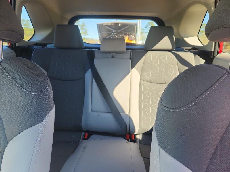 Photo 10 from auction – 2023 TOYOTA RAV4 XLE with VIN 4T3RWRFV6PU099278