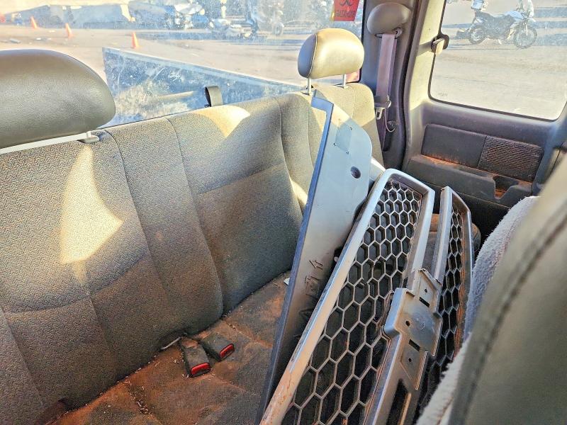 Photo 10 from auction – 2005 CHEVROLET SILVERADO with VIN 1GCHK29U15E255104