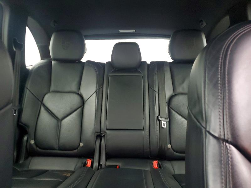 Photo 10 from auction – 2014 PORSCHE CAYENNE S with VIN WP1AE2A28ELA50442