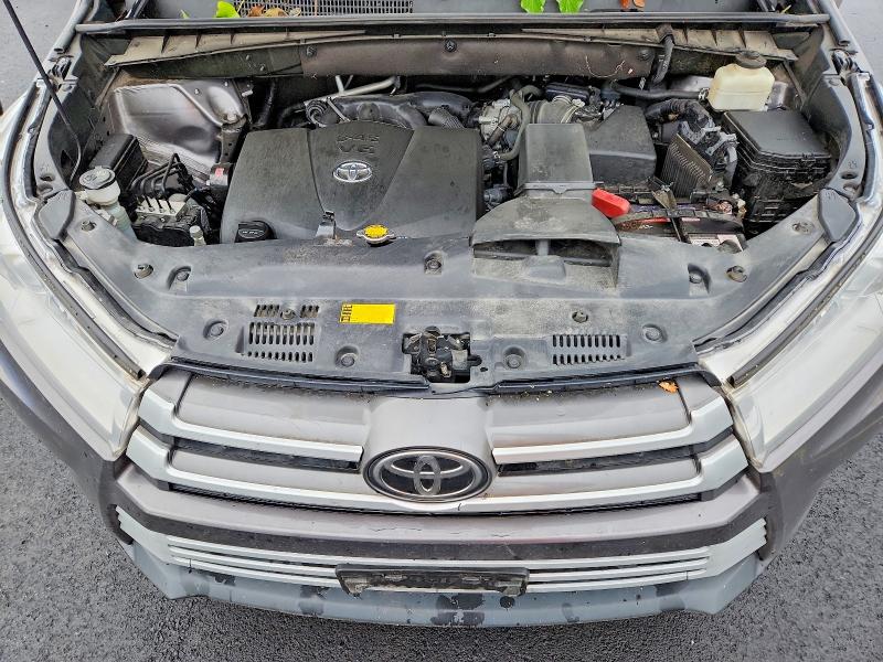 Photo 12 from auction – 2017 TOYOTA HIGHLANDER with VIN 5TDJZRFH5HS425198